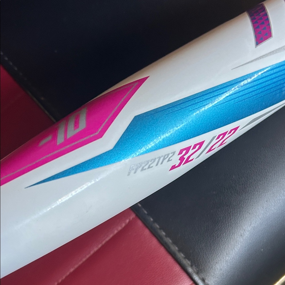 Easton Topaz Blue and Pink Bat - Picture 4 of 5